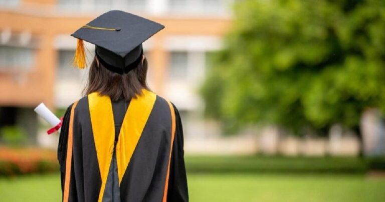 مناقشة أطروحة دكتوراه الطور الثالث