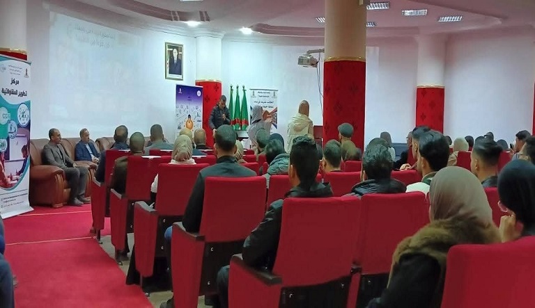 مشاركة كلية العلوم بجامعة المسيلة في الحملة التحسيسية حول نظام إدارة الجودة ISO 9001:2015 لفائدة الطلبة بمجمع الواجهات بالقطب الجامعي، في إطار نشر ثقافة الجودة في الوسط الجامعي.